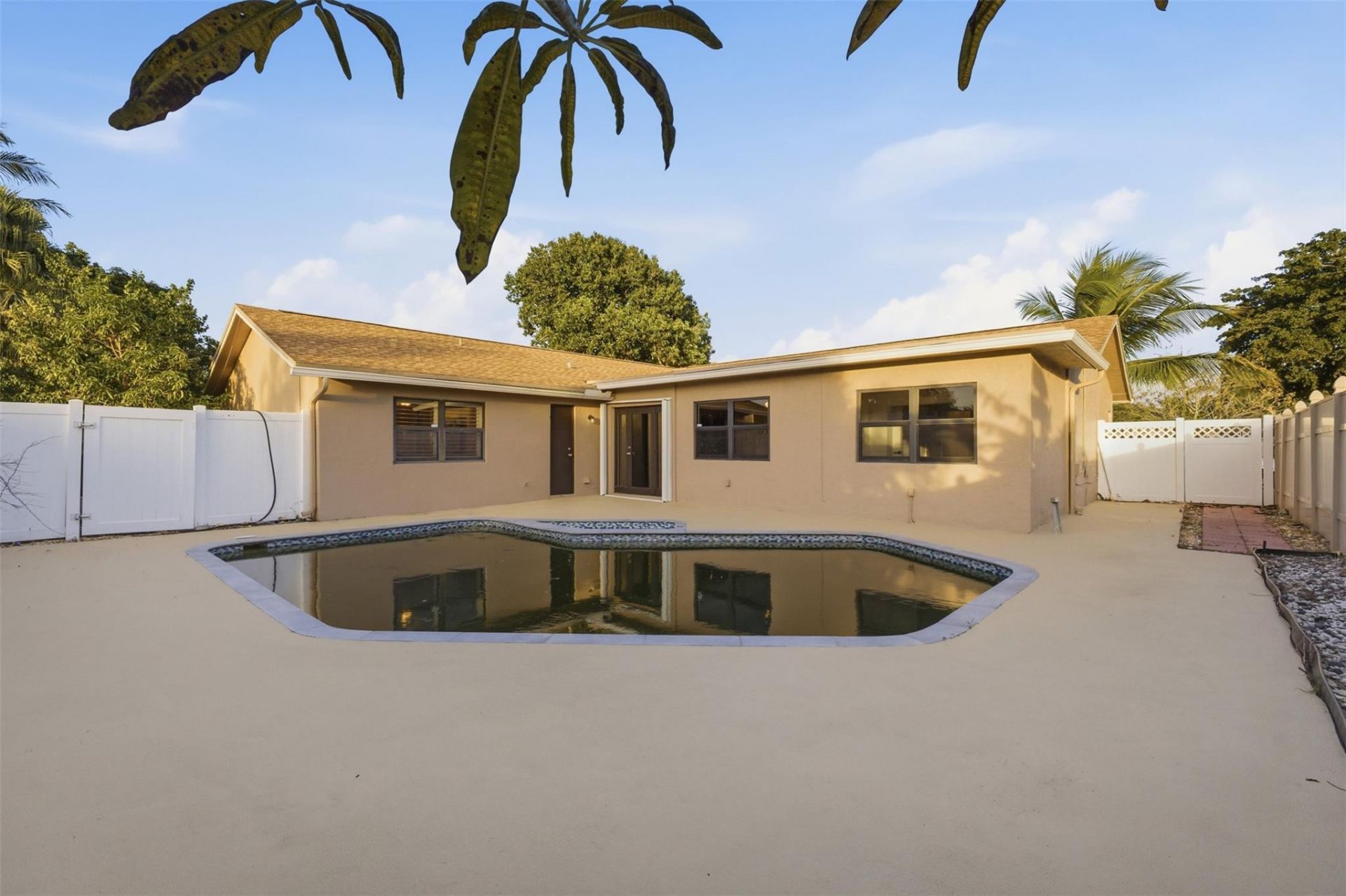 2702 NW 98th Way, Coral Springs, FL 33065 Photo