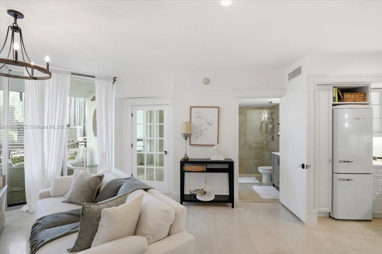 350 S Miami Ave, Unit 1205, Miami, FL 33130 Photo