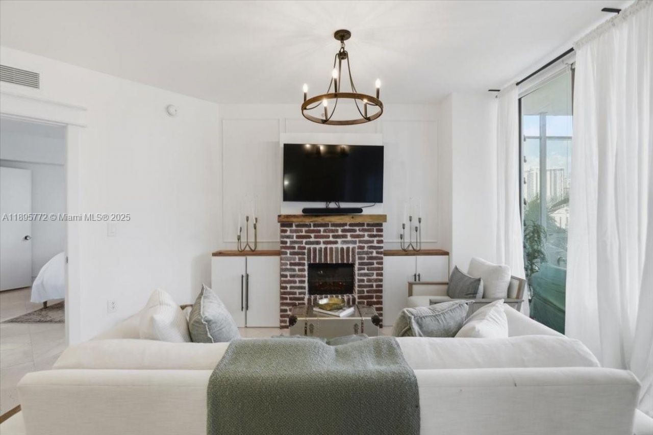 350 S Miami Ave, Unit 1205, Miami, FL 33130 Photo