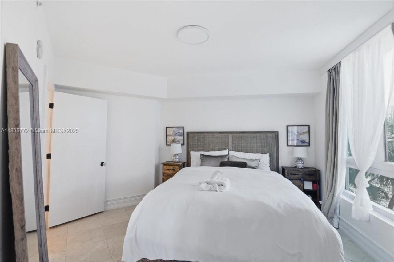 350 S Miami Ave, Unit 1205, Miami, FL 33130 Photo