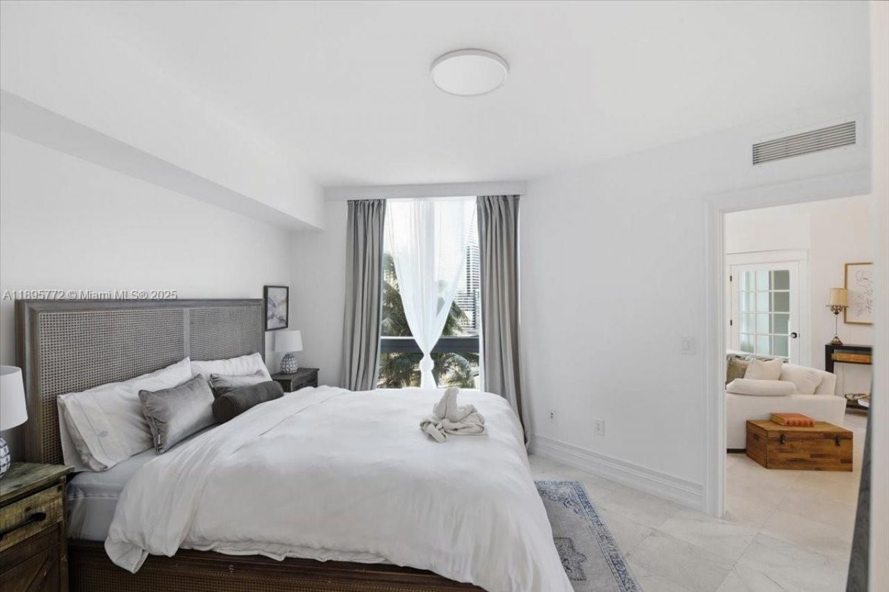 350 S Miami Ave, Unit 1205, Miami, FL 33130 Photo