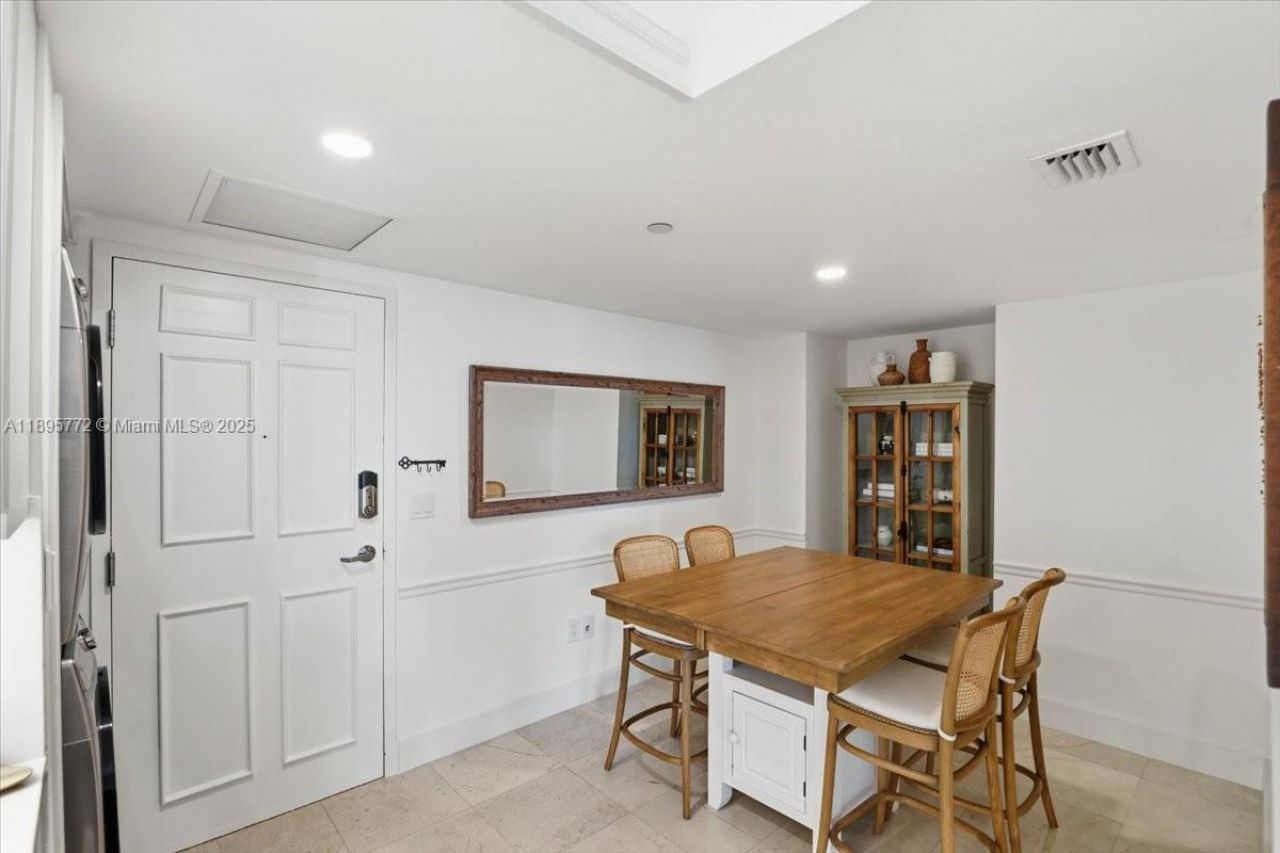 350 S Miami Ave, Unit 1205, Miami, FL 33130 Photo