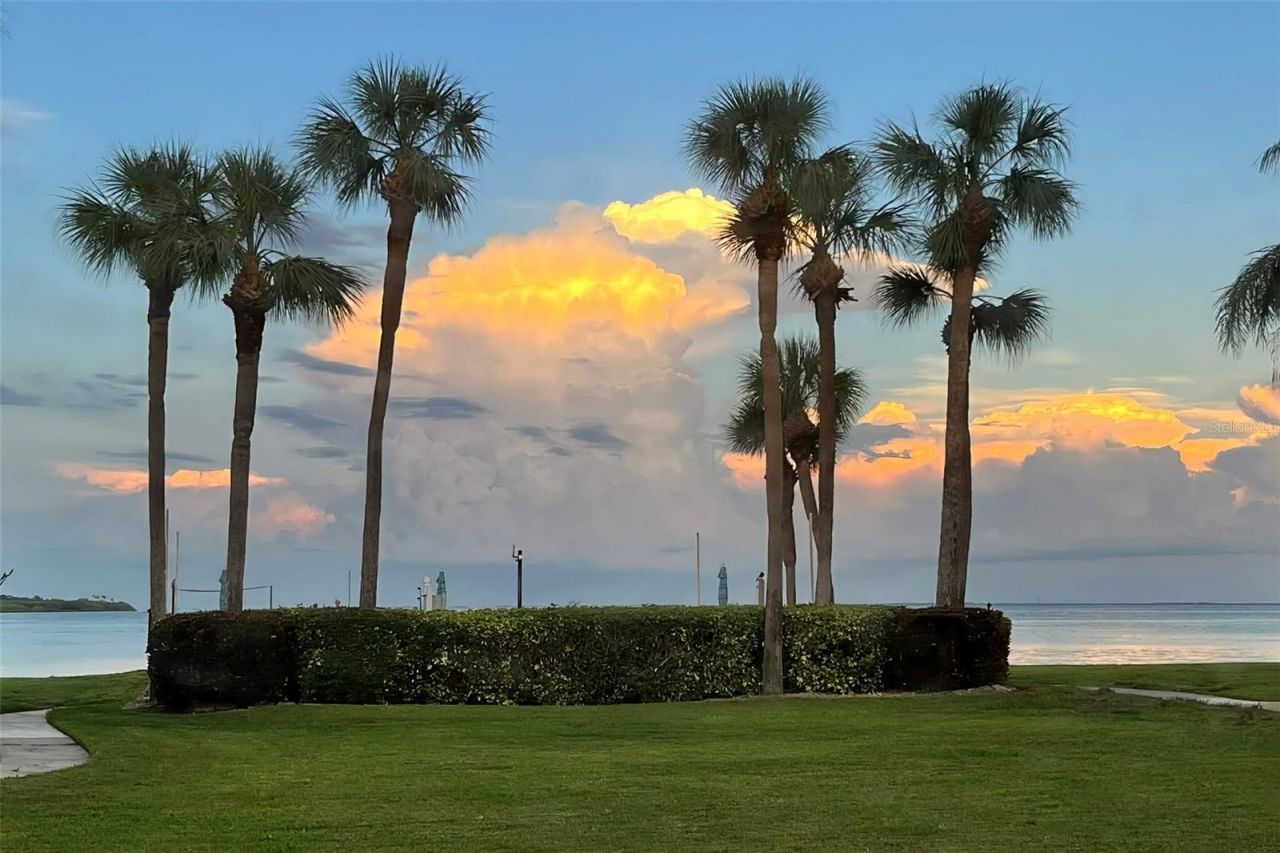 7510 Sunshine Skyway Lane S, Unit T13, Saint Petersburg, FL 33711 Photo