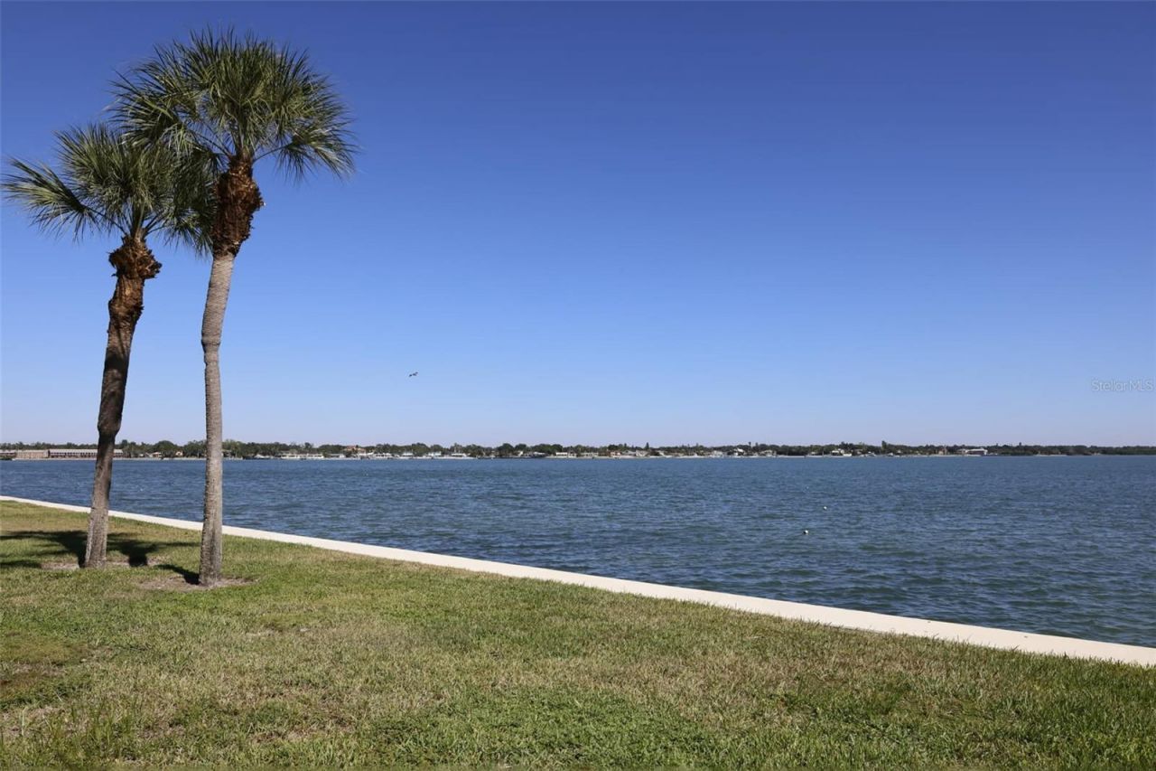 7510 Sunshine Skyway Lane S, Unit T13, Saint Petersburg, FL 33711 Photo