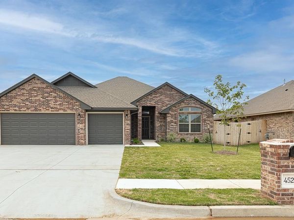 4524 Adobe Court, Yukon, OK 73099