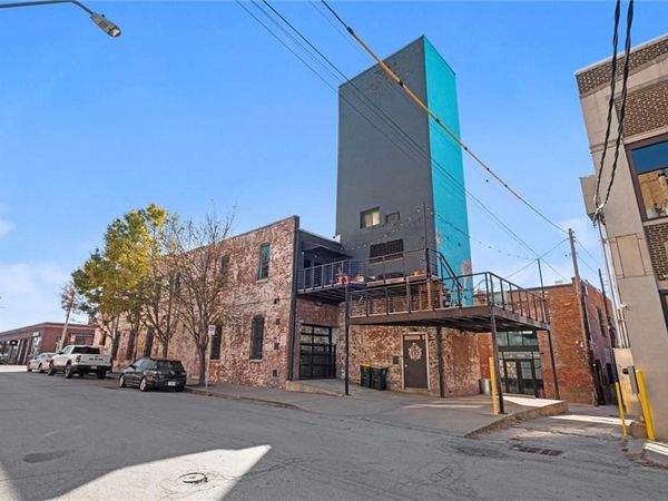 1600 Locust Street, Kansas City, MO 64108