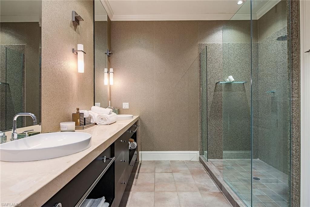 750 11th St S, Unit C, Naples, FL 34102 Photo