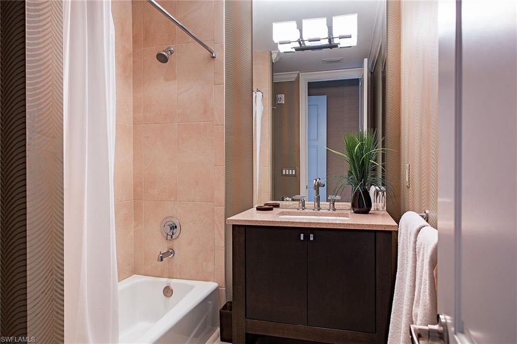 750 11th St S, Unit C, Naples, FL 34102 Photo