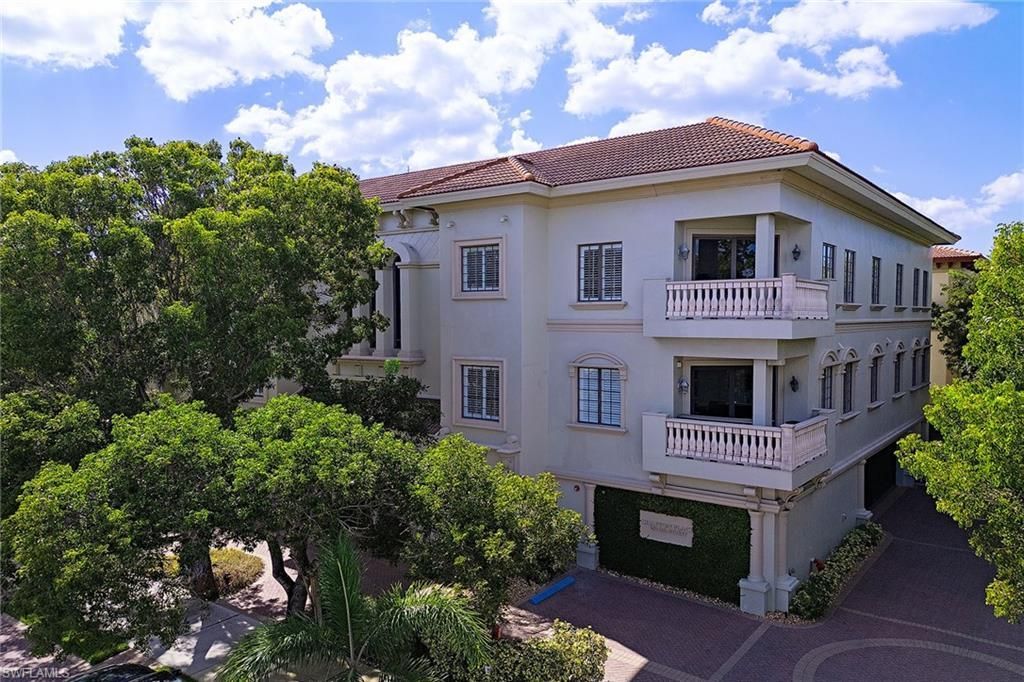 750 11th St S, Unit C, Naples, FL 34102 Photo