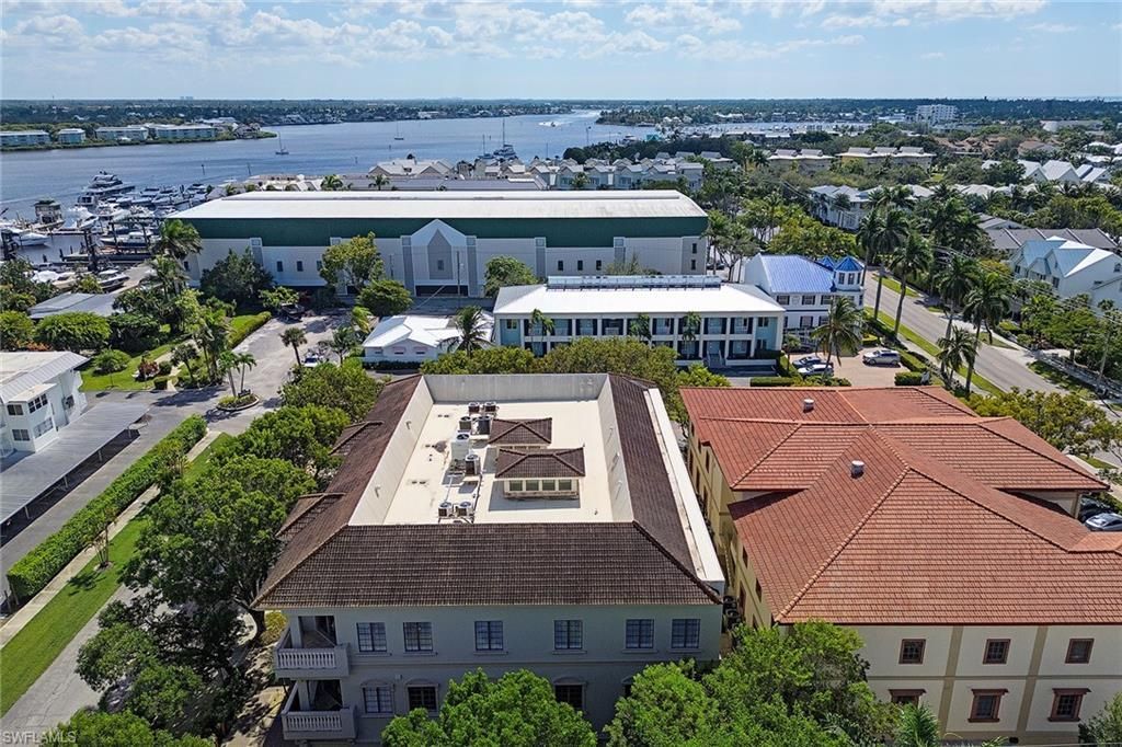 750 11th St S, Unit C, Naples, FL 34102 Photo