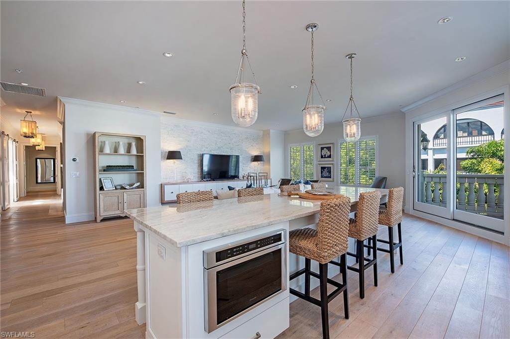 750 11th St S, Unit C, Naples, FL 34102 Photo