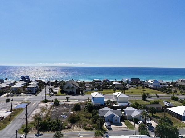 5518 Thomas Drive, Panama City, FL 32408