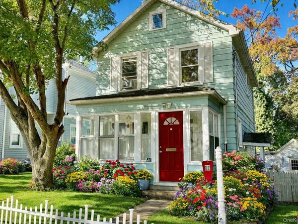 25 School Street, Port Washington, NY 11050