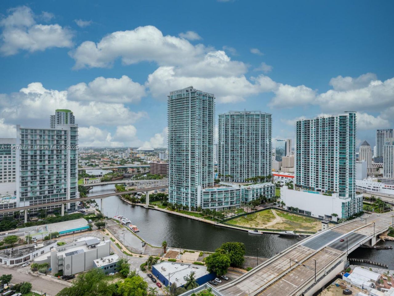 68 SE 6th St, Unit 2304, Miami, FL 33131 Photo