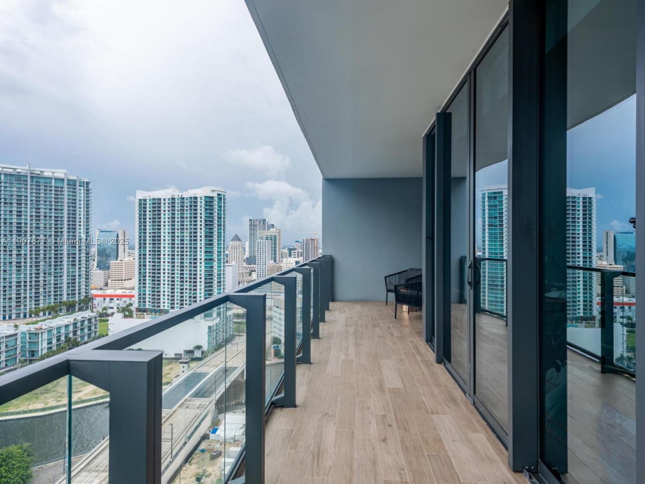 68 SE 6th St, Unit 2304, Miami, FL 33131 Photo