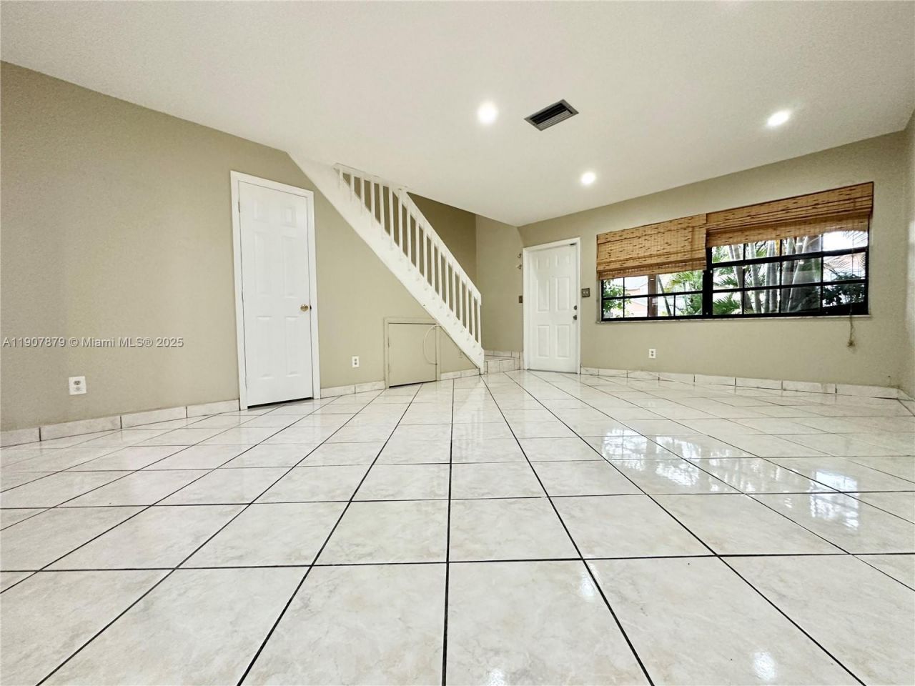 10554 NW 3rd St, Pembroke Pines, FL 33026 Photo