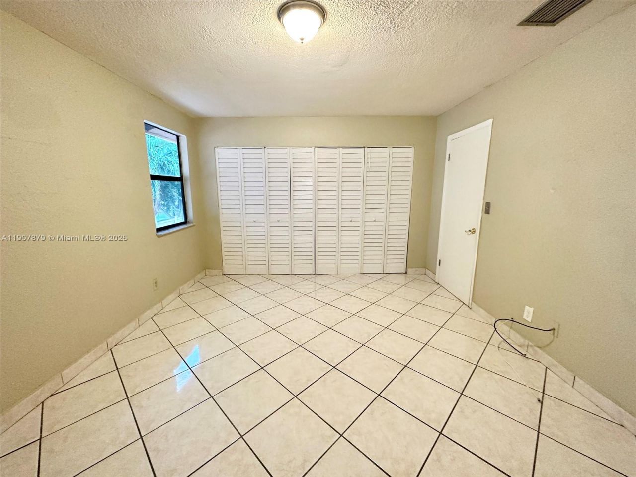 10554 NW 3rd St, Pembroke Pines, FL 33026 Photo