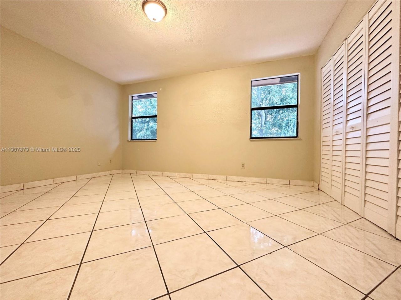 10554 NW 3rd St, Pembroke Pines, FL 33026 Photo