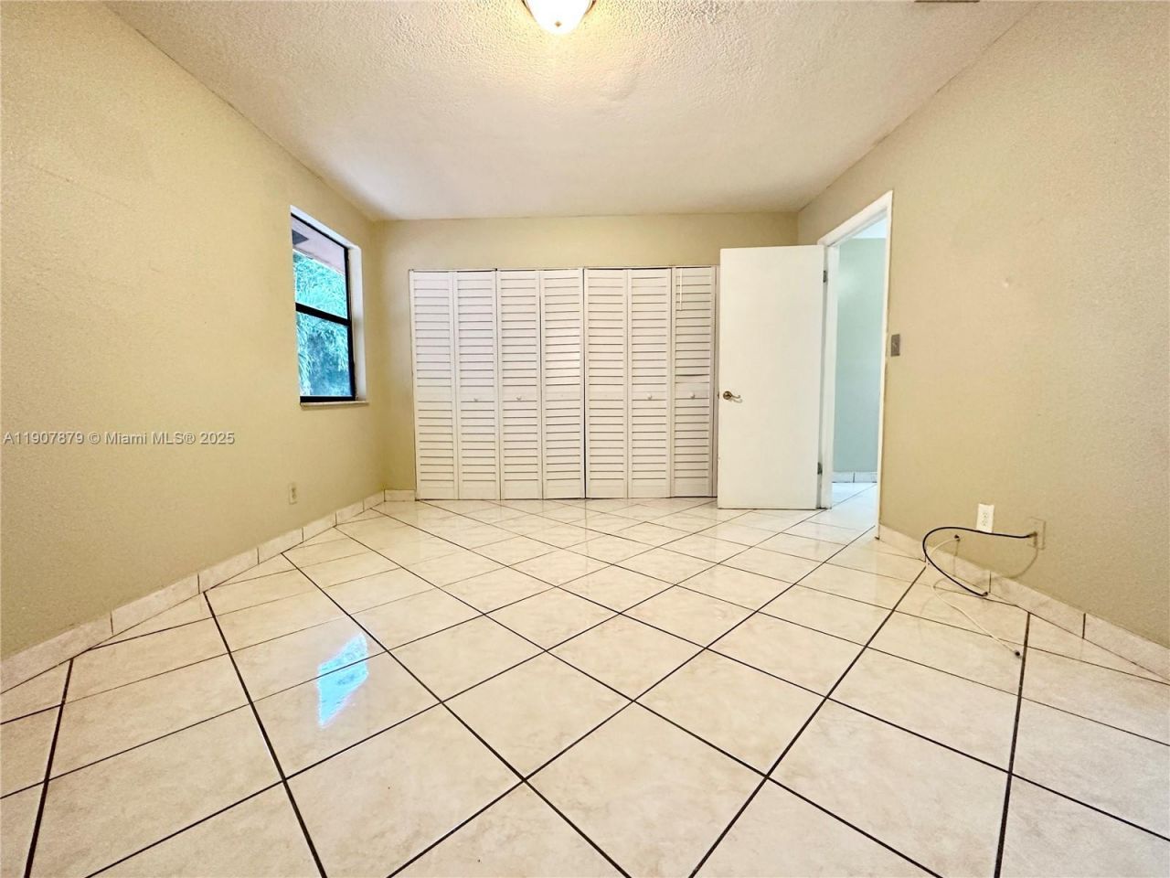 10554 NW 3rd St, Pembroke Pines, FL 33026 Photo