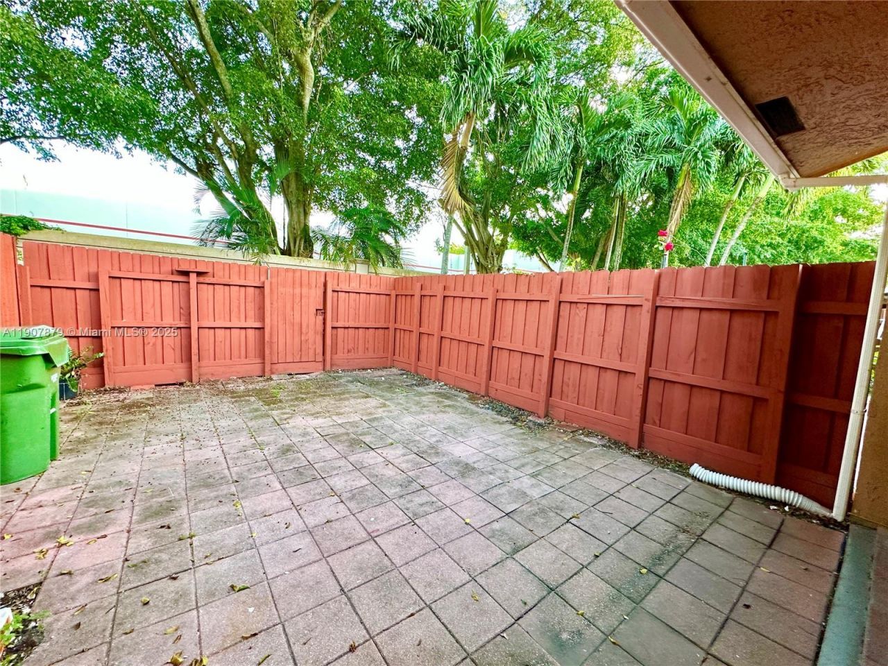 10554 NW 3rd St, Pembroke Pines, FL 33026 Photo