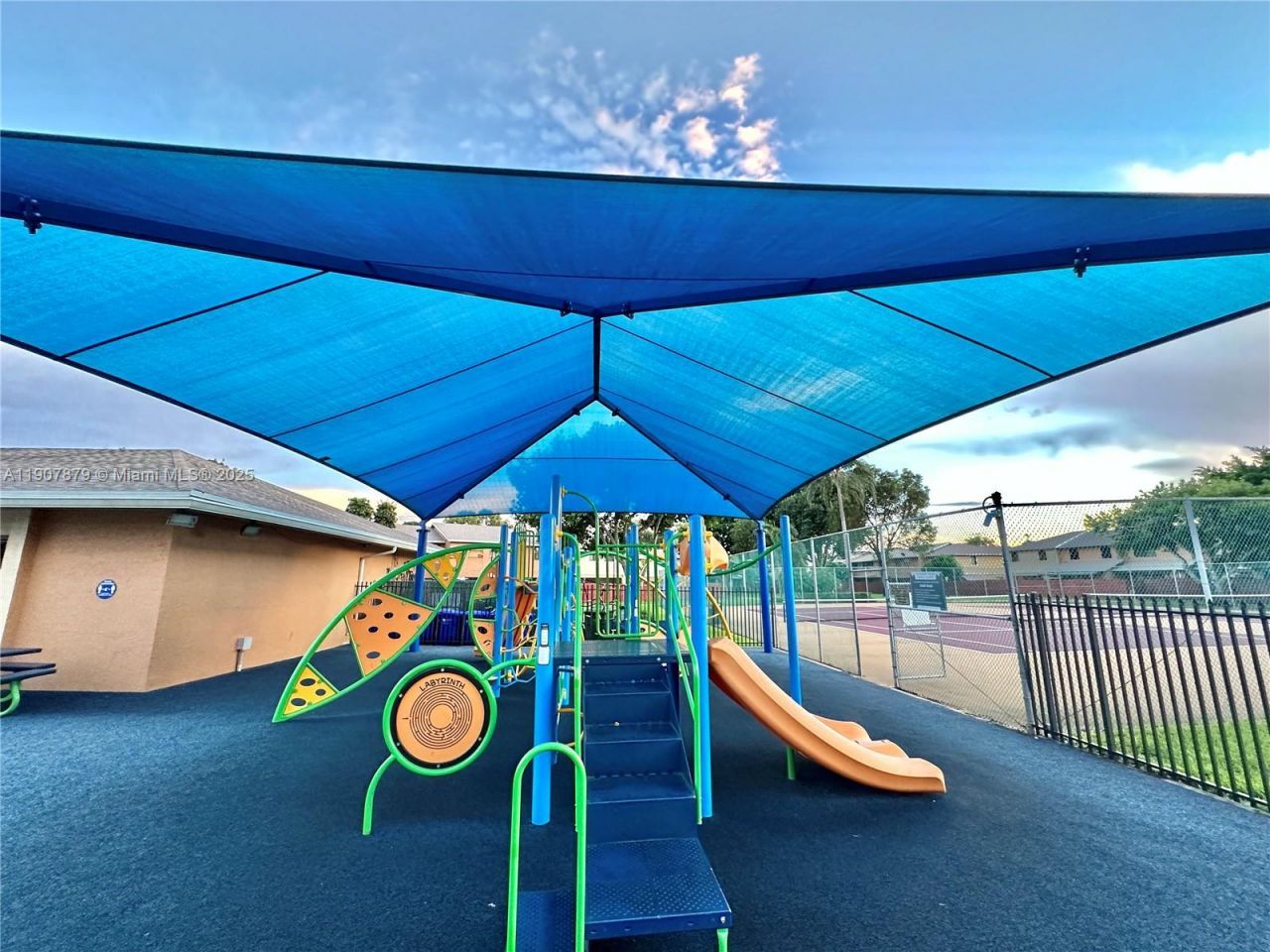 10554 NW 3rd St, Pembroke Pines, FL 33026 Photo