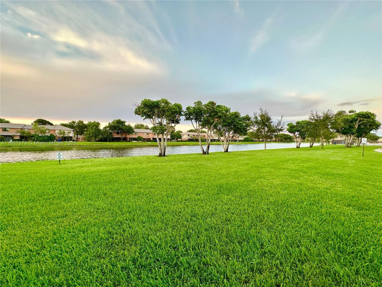 10554 NW 3rd St, Pembroke Pines, FL 33026 Photo