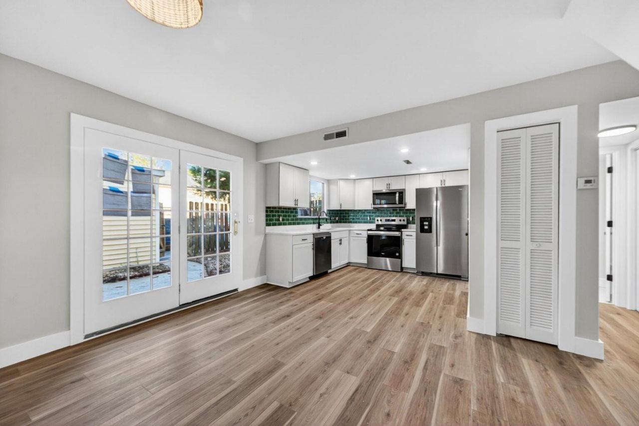 2943 Cathedral Lane Photo 10