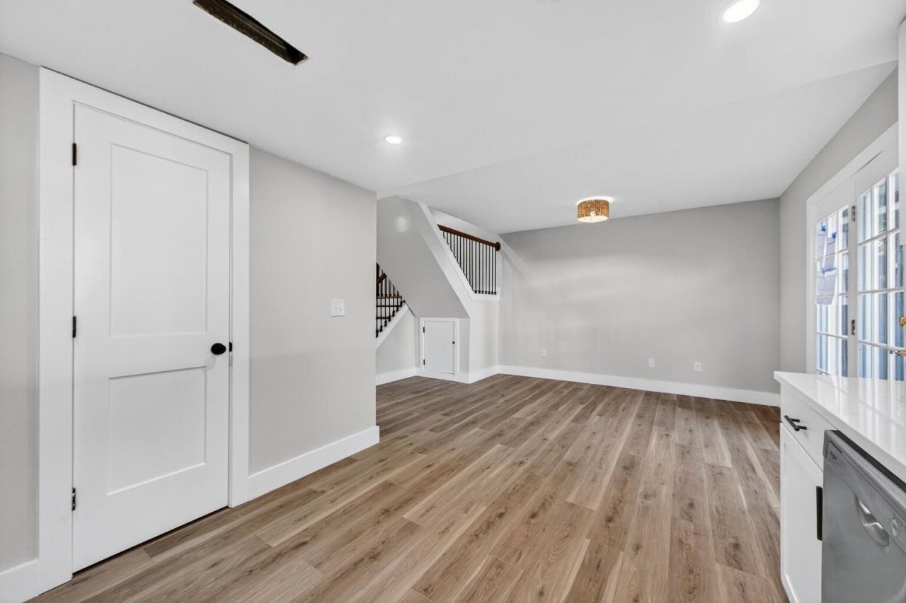 2943 Cathedral Lane Photo 11