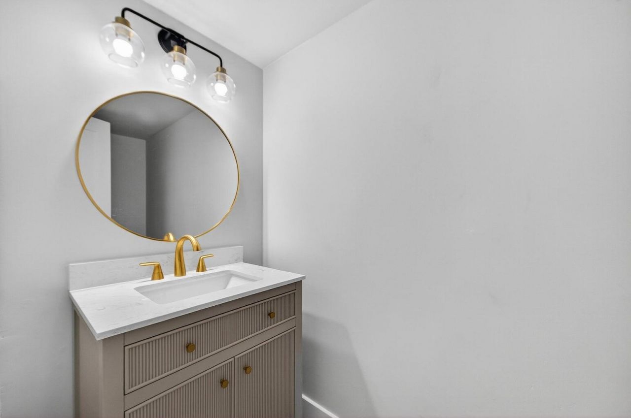 2943 Cathedral Lane Photo 7