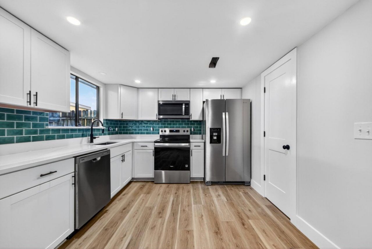 2943 Cathedral Lane Photo 8