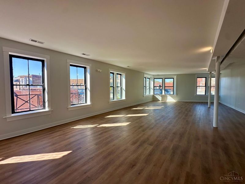 4024 Hamilton Avenue, Cincinnati, OH 45223 Photo 2