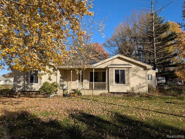 805 Oak Street, Lennon Vlg, MI 48449