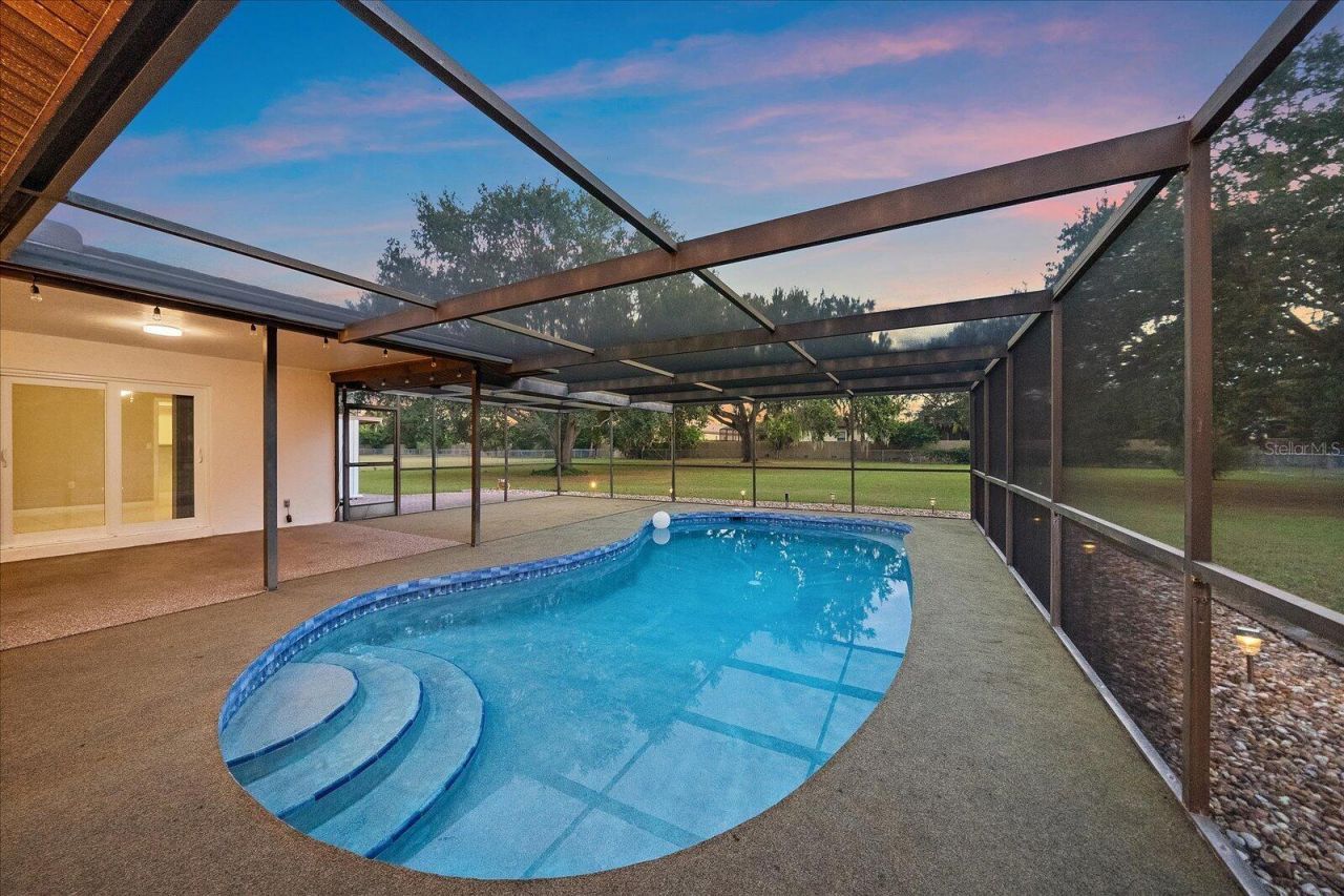 3652 Oak Grove Drive, Sarasota, FL 34243 Photo