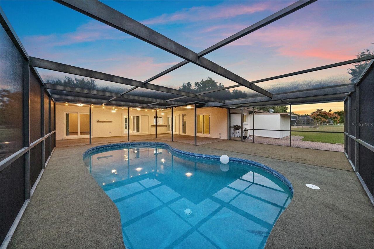 3652 Oak Grove Drive, Sarasota, FL 34243 Photo