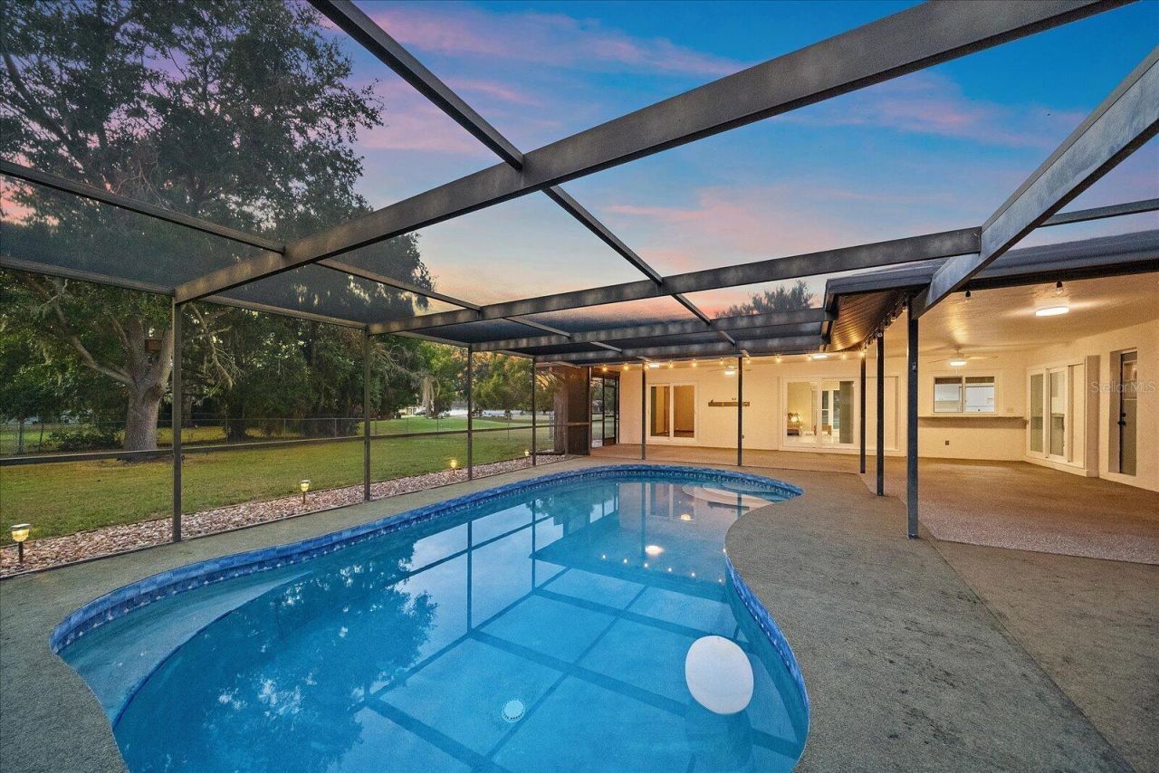 3652 Oak Grove Drive, Sarasota, FL 34243 Photo