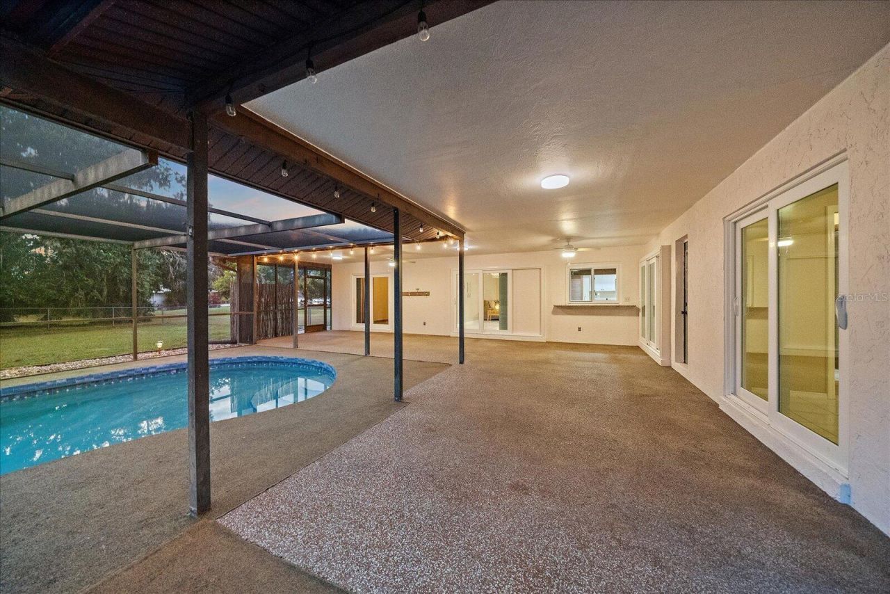 3652 Oak Grove Drive, Sarasota, FL 34243 Photo