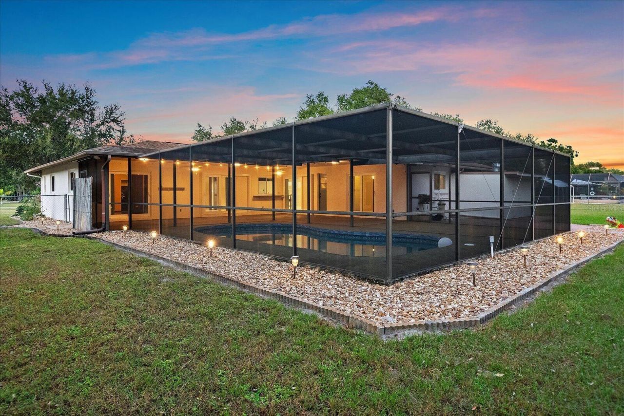 3652 Oak Grove Drive, Sarasota, FL 34243 Photo