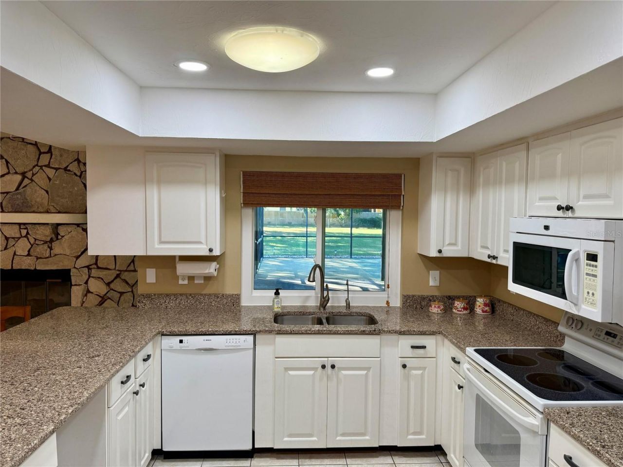 3652 Oak Grove Drive, Sarasota, FL 34243 Photo