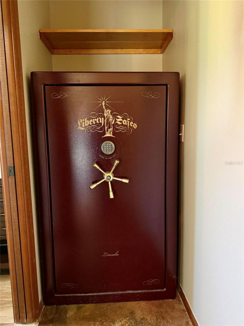 3652 Oak Grove Drive, Sarasota, FL 34243 Photo