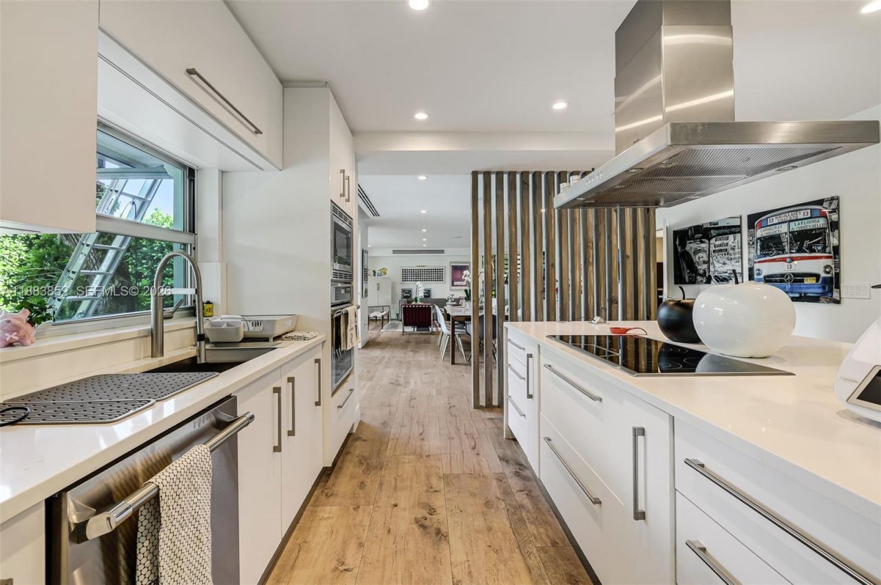 79 W Shore Dr, Miami, FL 33133 Photo