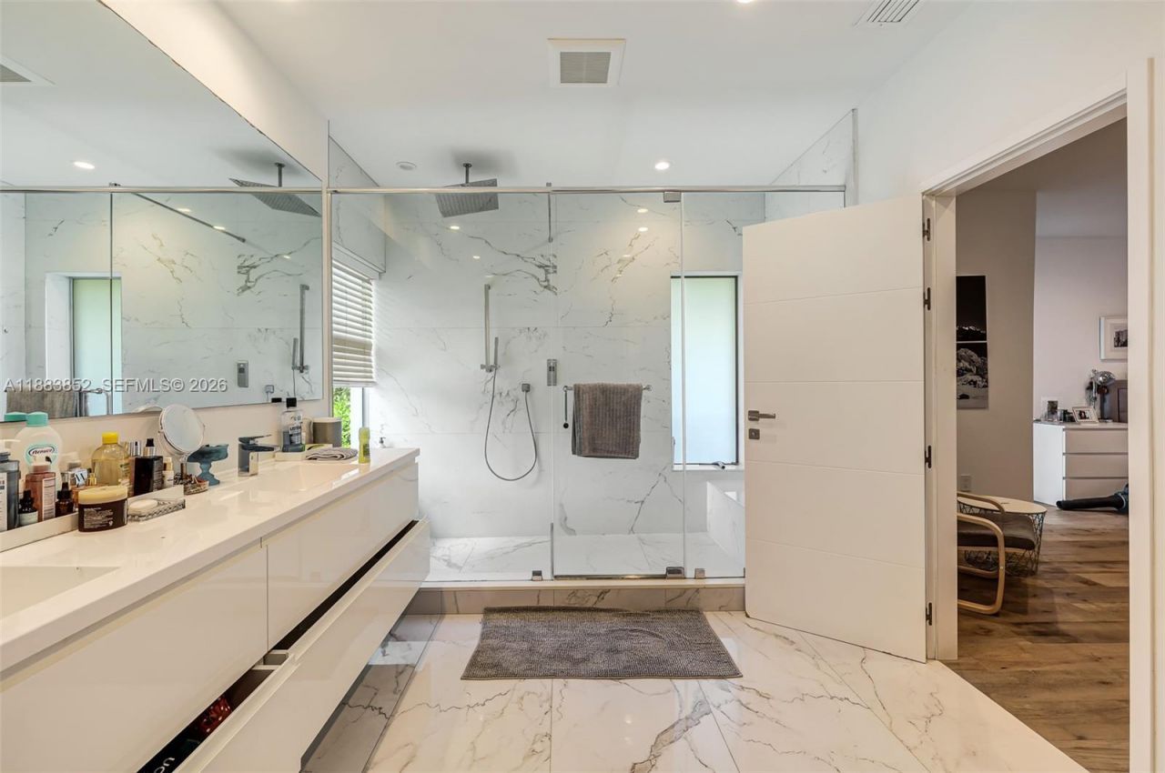 79 W Shore Dr, Miami, FL 33133 Photo