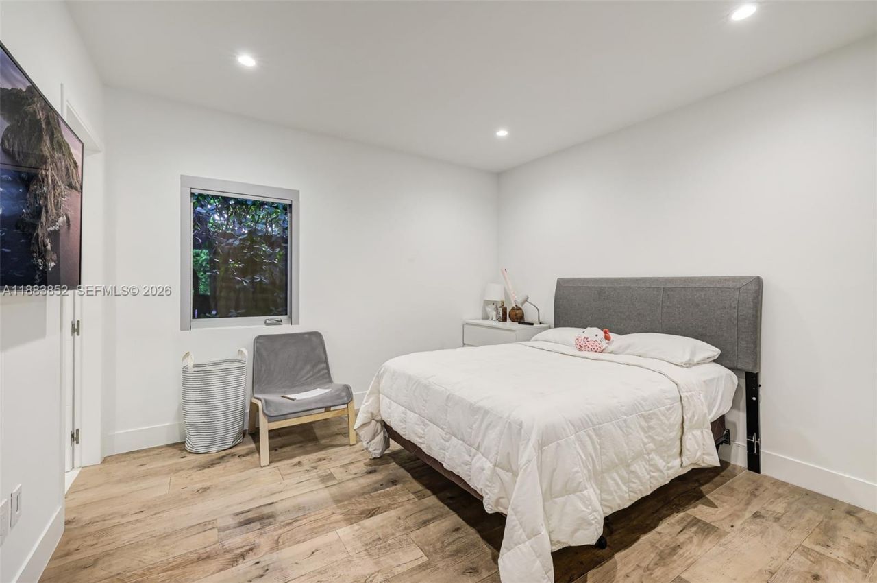 79 W Shore Dr, Miami, FL 33133 Photo