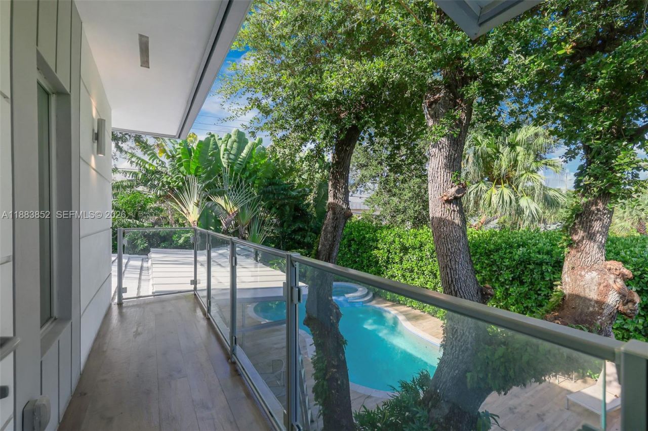 79 W Shore Dr, Miami, FL 33133 Photo