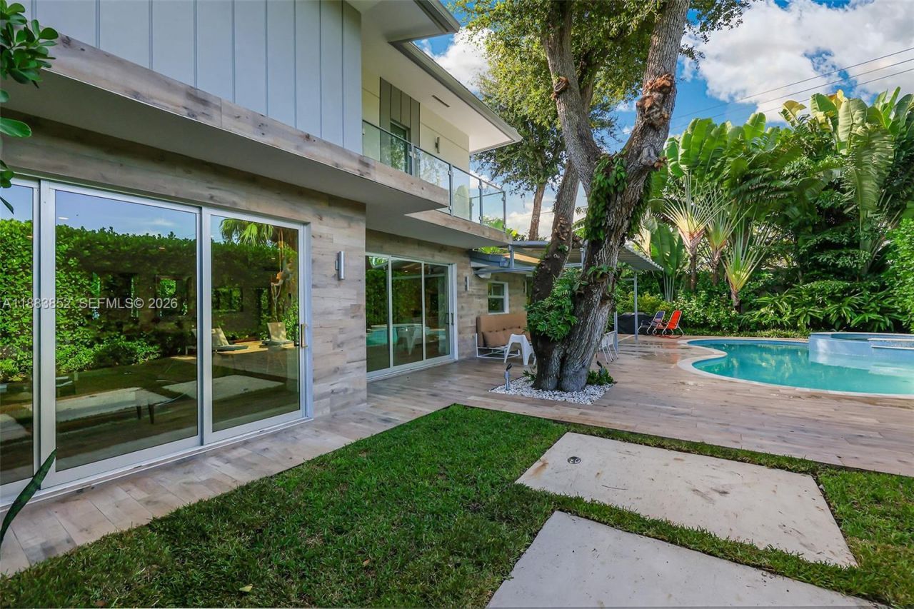 79 W Shore Dr, Miami, FL 33133 Photo