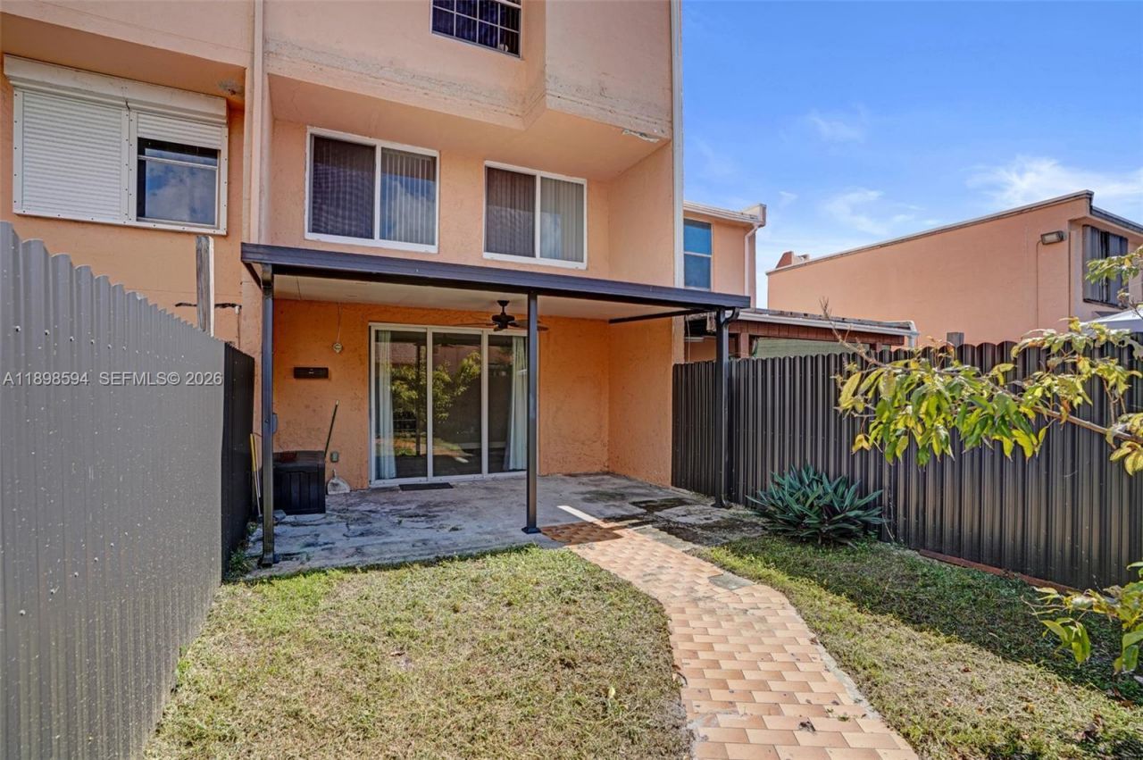 4350 W 11th Ct, Unit 62, Hialeah, FL 33012 Photo