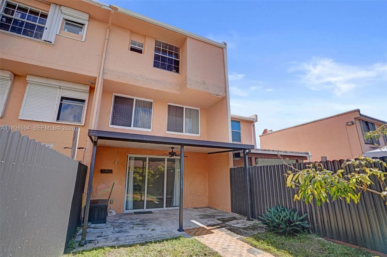 4350 W 11th Ct, Unit 62, Hialeah, FL 33012 Photo