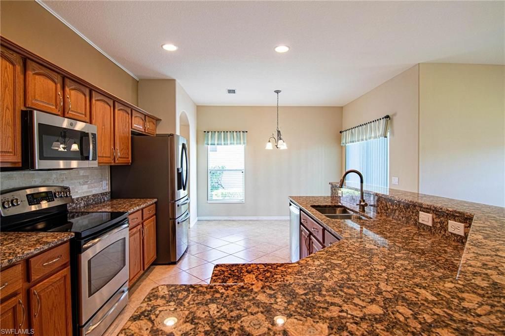 2390 Verdmont Ct, Cape Coral, FL 33991 Photo