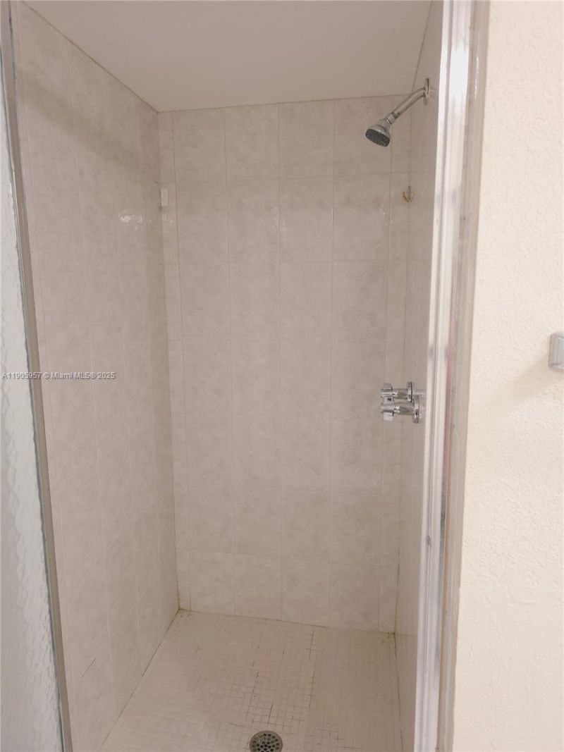 4140 NW 44th Ave, Unit 411, Lauderdale Lakes, FL 33319 Photo