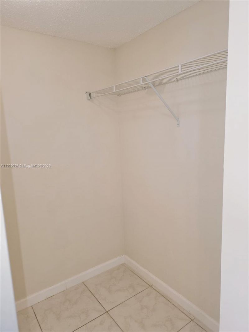 4140 NW 44th Ave, Unit 411, Lauderdale Lakes, FL 33319 Photo