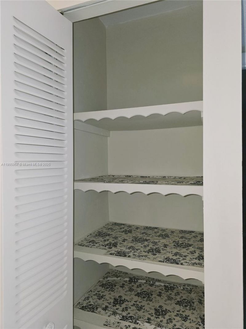 4140 NW 44th Ave, Unit 411, Lauderdale Lakes, FL 33319 Photo